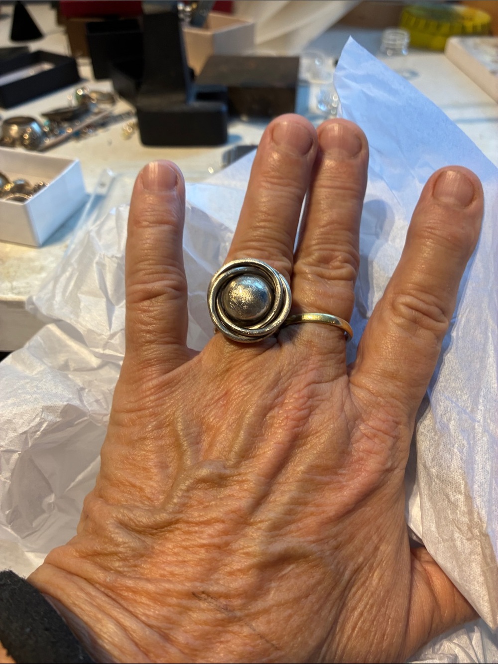 Sterling Silver Swirl Statement Ring      Size 9.    11.79 Grams